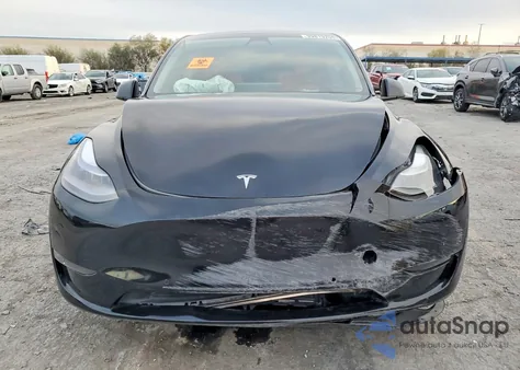 2022 Tesla Model Y z USA, uszkodzony, nr VIN 7SAYGDEF5NF572826